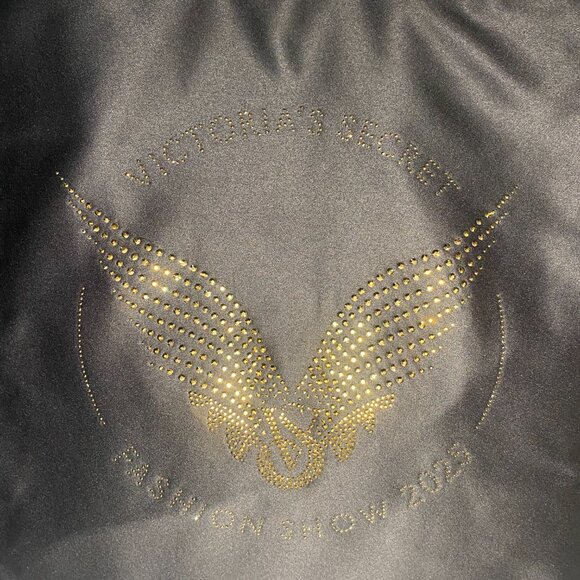Victoria’s Secret Fashion Show 2025 Bling Angel Wings Tote Bag Weekender Zip NWT - Picture 3 of 10